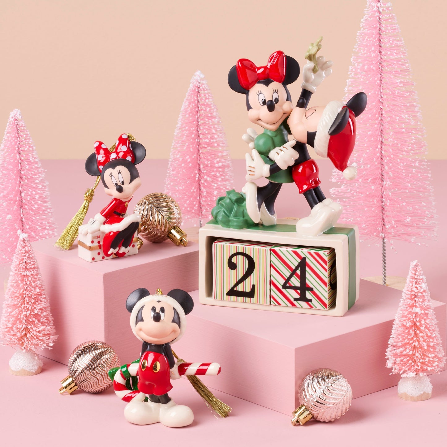Minnie Mouse 2024 avec décoration cadeau