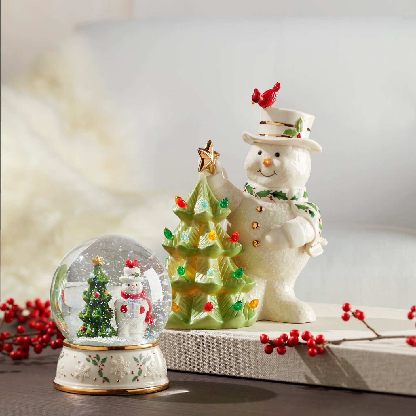 Figurine éclairée de bonhomme de neige Happy Holly Days