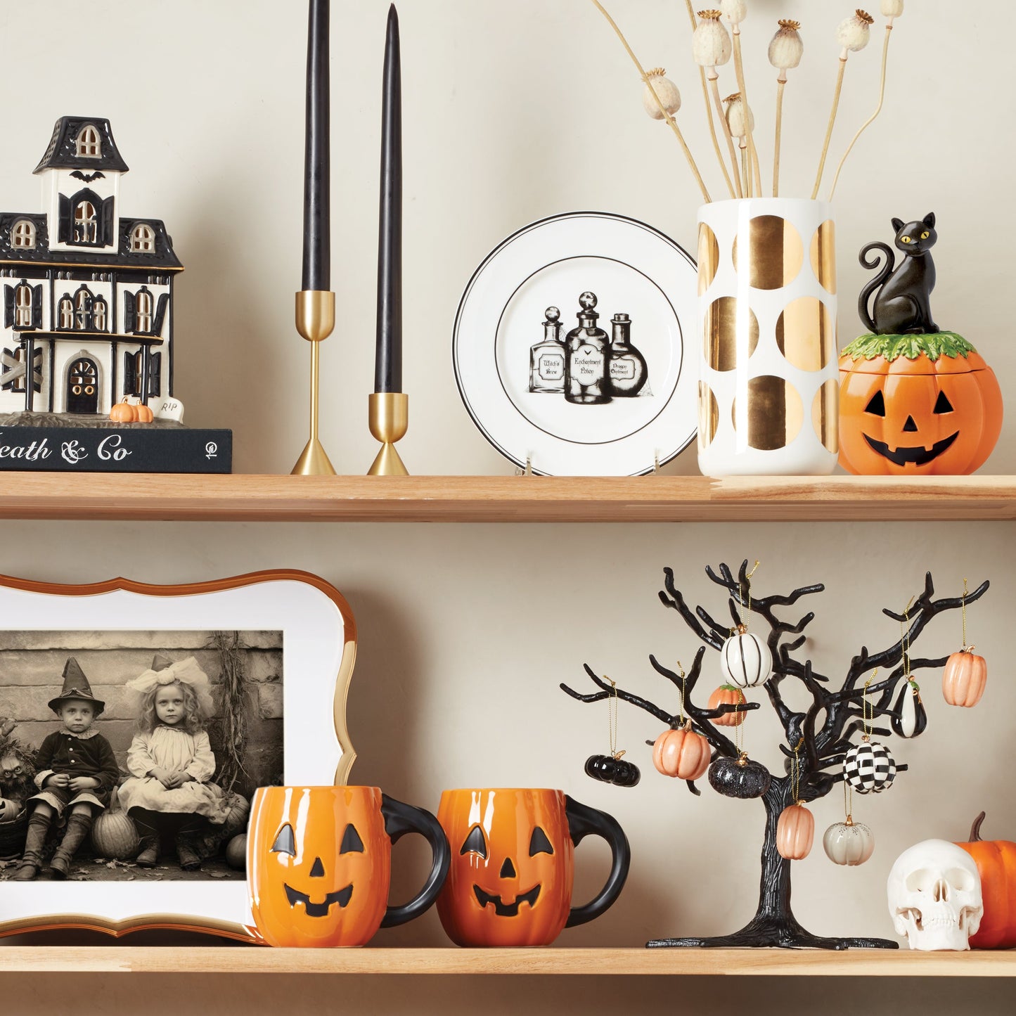 Pot de bonbons couvert hanté d'Halloween