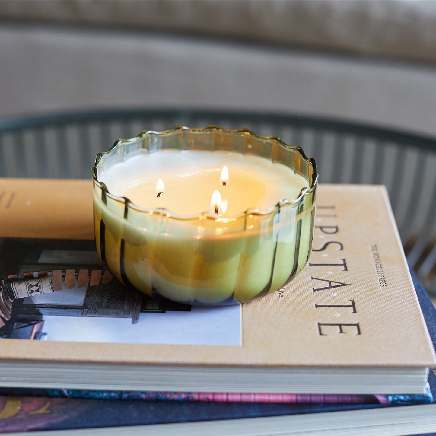 Bougie en cire de soja Ripple 12 oz, Jardin secret